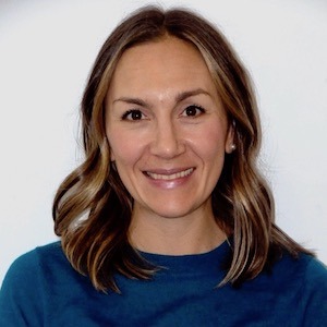 Dr. Annika Lucarelli